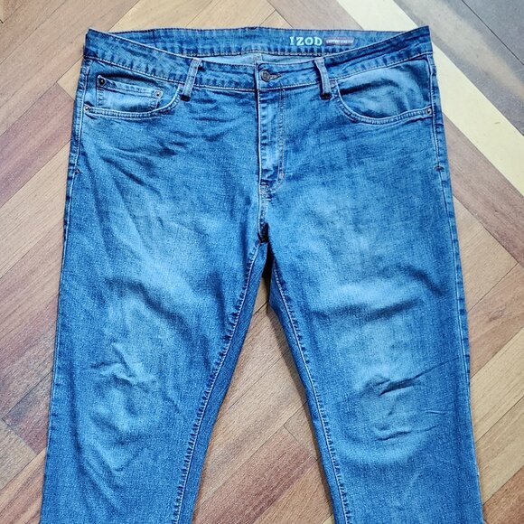 IZOD Comfort Stretch Medium Wash Straight Leg Jeans Size 38 - Picture 2 of 15